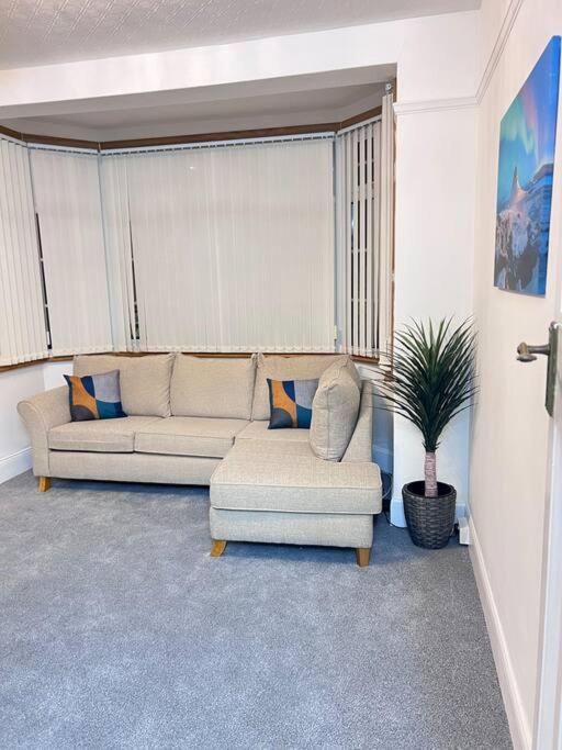 Spacious 3 Bed Flat - Beach Nearby - No Pets Σάουθεντ-ον-Ση Εξωτερικό φωτογραφία