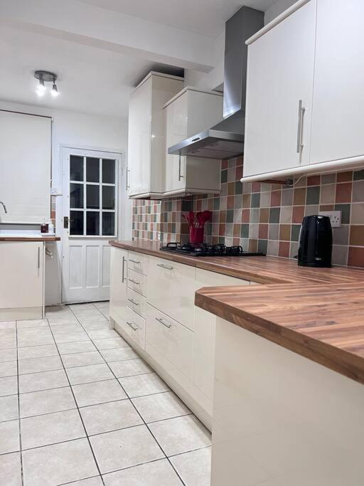 Spacious 3 Bed Flat - Beach Nearby - No Pets Σάουθεντ-ον-Ση Εξωτερικό φωτογραφία
