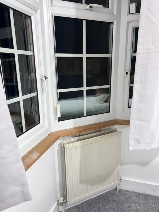 Spacious 3 Bed Flat - Beach Nearby - No Pets Σάουθεντ-ον-Ση Εξωτερικό φωτογραφία