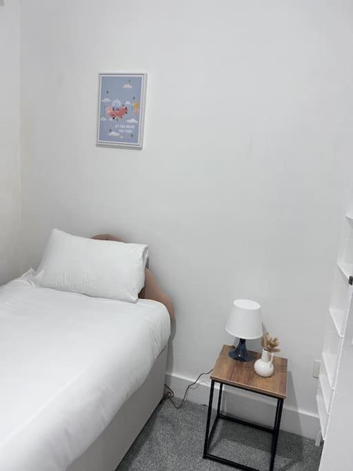 Spacious 3 Bed Flat - Beach Nearby - No Pets Σάουθεντ-ον-Ση Εξωτερικό φωτογραφία